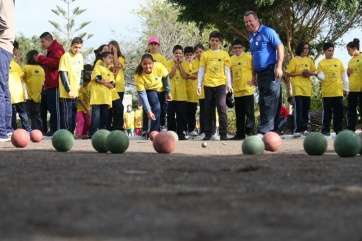Niños jugando a la bola canaria (Foto TA)