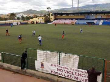 Momento del partido disputado este domingo en El Hornillo (Foto TA)