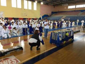 Un momento de la entrega final de premios en el Festival de Judo (Foto TA)