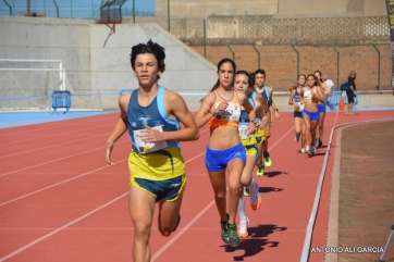 Imagen de archivo de una prueba de atletismo en el complejo de El Hornillo (Foto Antonio Alí)