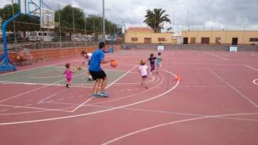 Práctica baloncestística en Narea (Foto TA)