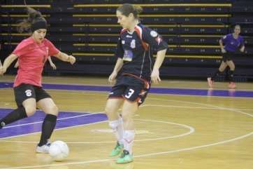 Secuencia del partido de este sábado (Foto TA)