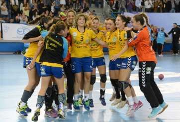 Las jugadoras del Rocasa celebran el triunfo (Foto Acfi Press)