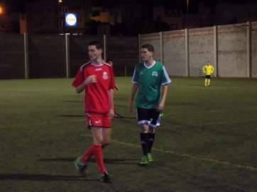 Un momento del choque de la UD San Gregorio con el CF Majoreras (Foto TA)