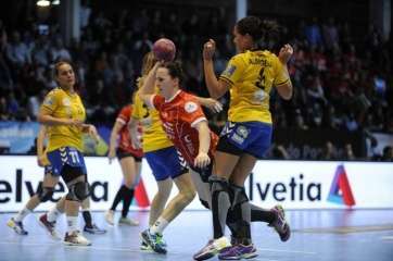 Momento del partido de este jueves (Foto Á. Bermejo. / J.L. Recio)