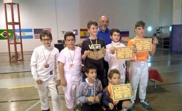 Foto de familia de los medallistas del Criterium desarrollado por el club Ceiscan en Las Terrazas (Foto TA)