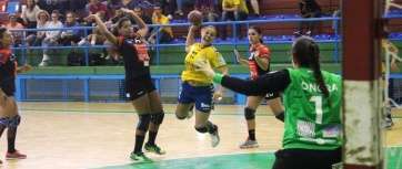 Secuencia del partido de este sábado en Telde (Foto TA)