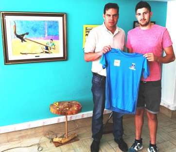 El edil Diego Ojeda (i), junto a Alberto Artiles (d) (Foto TA)