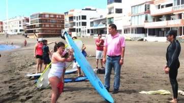 Cursos de surf en Salinetas (Foto TA)
