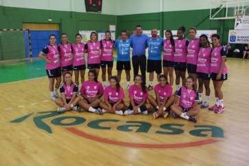 El equipo con el cuadro técnico (Foto TA)