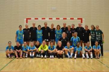 Jugadoras y cuadro técnico del Rocasa (Foto TA)