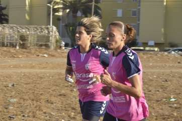 Navarro (d), esta tarde junto a María Luján durante una carrera continua en Las Remudas (Foto TA)
