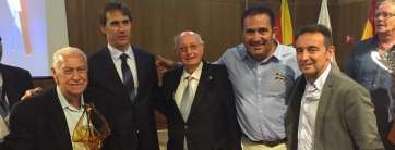 El seleccionador nacional Julen Lopetegui, junto a directivos de clubes de Telde (Foto TA)