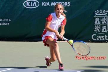 Una jugadora de tenis en El Cortijo, en imagen de archivo (Foto TA)