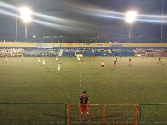 Momento del choque de esta noche en El Hornillo (Foto Teldeporte.com)