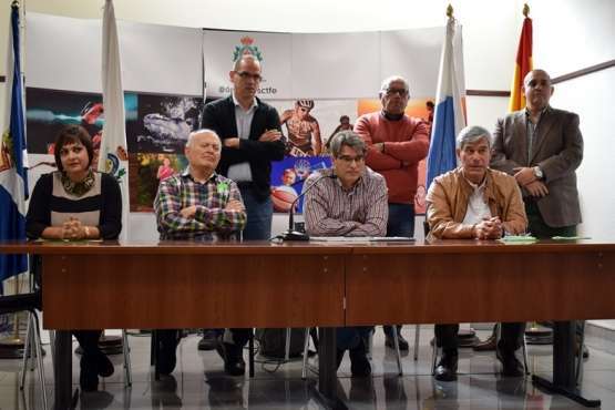 José Trujillo, el primero por la derecha (Foto TA)