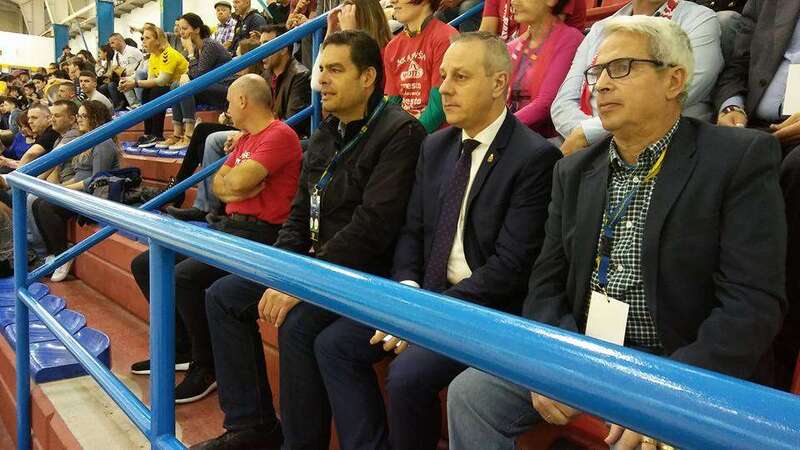 Blásquez (c), junto al concejal de Deportes de Telde, Diego Ojeda, el pasado sábado en Telde (Foto TA)