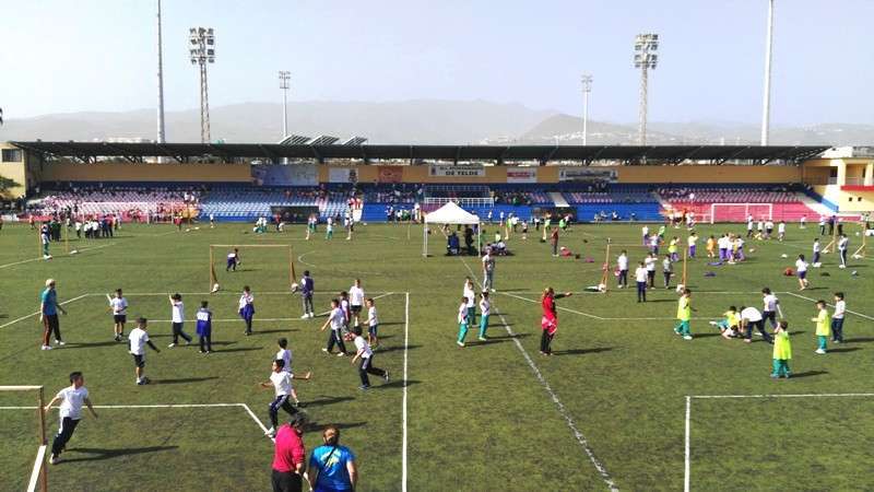 La concentración tuvo lugar este viernes en el campo de fútbol de El Hornillo (Foto TA)