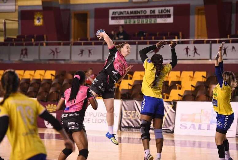 Imagen del partido de este sábado (Foto leonnoticias.com)