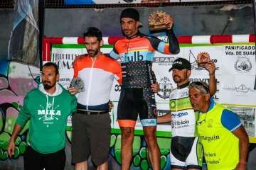 Ciclistas del club teldense en la prueba de Arguineguín (Foto cedida por BP La Garita-Zamakona)