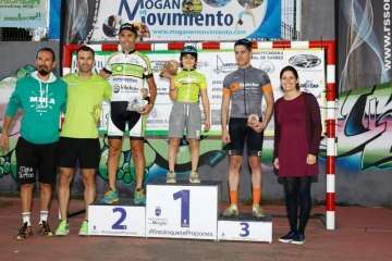 Ciclistas del club teldense en la prueba de Arguineguín (Foto cedida por BP La Garita-Zamakona)