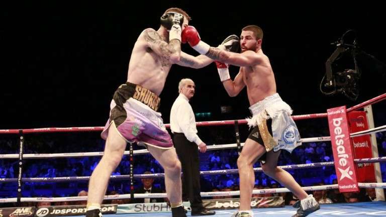 Momento de la pelea celebrada este sábado entre Eggington y Ferino V (Foto Rubens Oliva)