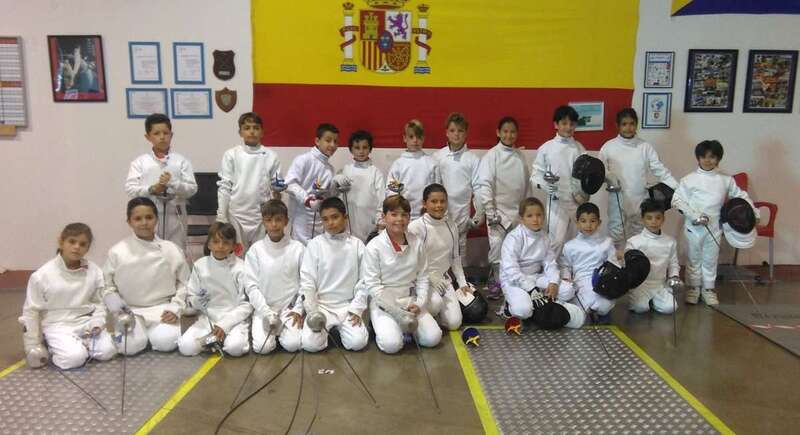 La cantera canaria de esgrima se dio cita en las instalaciones del Ceiscan Telde, en Las Terrazas (Foto TA)