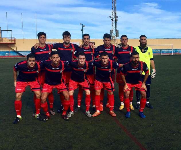 La formación de la UD en uno de los partidos de este temporada (Foto TA)