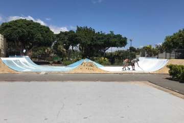 Los deportistas se pusieron mano a la obra (Foto TA)