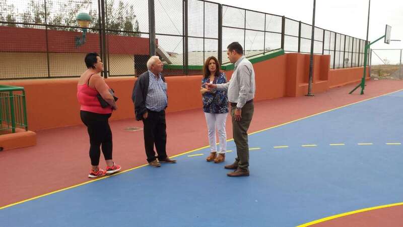 La alcaldesa Carmen Hernández y el concejal Diego Ojeda visitaron este viernes las instalaciones (Foto TA)