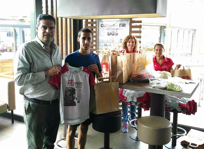 Imagen de la entrega de dorsales este viernes en La Mareta (Foto TA)