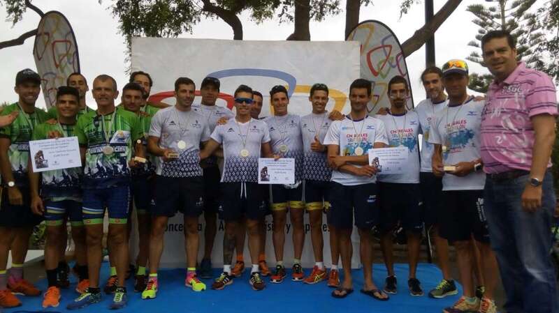 Momento de la entrega de trofeos (Foto TA)