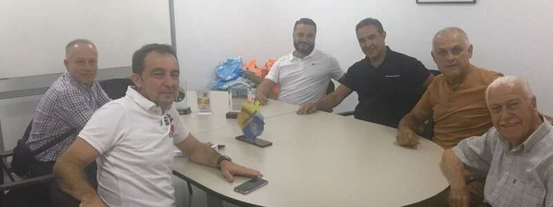 El acuerdo se cerró anoche en una reunión celebrada en el club (Foto TA)