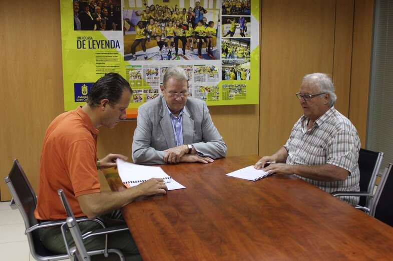 Archivo. Firma del patrocinio en el pasado año (Foto TA)