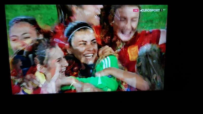 Misa festeja el triunfo con sus compañeras (Foto TA)