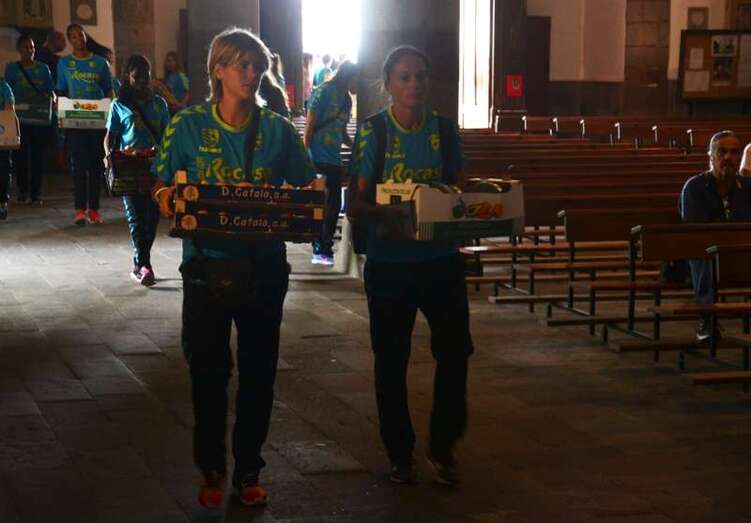 Archivo. Imagen de la ofrenda al Cristo de Telde del club en temporadas pasadas (Foto TA)