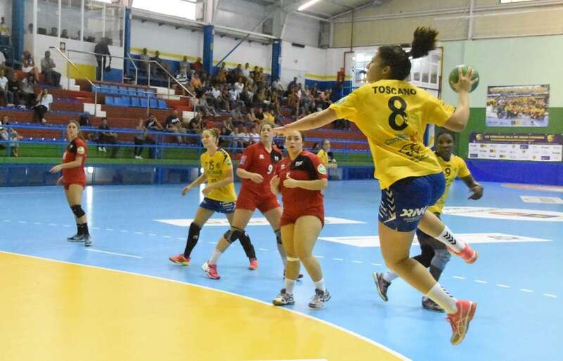 Imagen del partido de esta tarde-noche en el Pabellón Antonio Moreno (Foto TA)