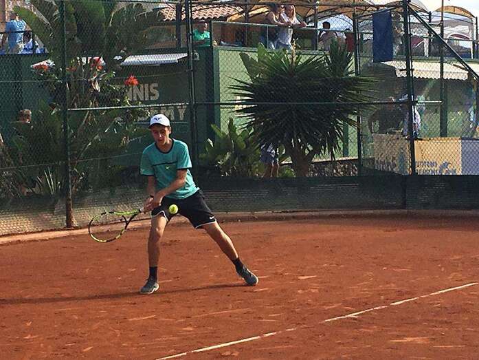 El joven tenista Tomás Quesada (Foto TA)