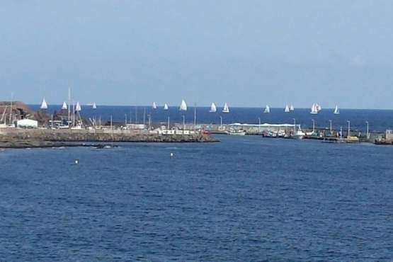 Telde otea el paso de los veleros de la XXXII Regata ARC (Foto Antonio Rodríguez 1-17 y TA 18-38)