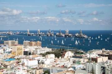 Telde otea el paso de los veleros de la XXXII Regata ARC (Foto Antonio Rodríguez 1-17 y TA 18-38)