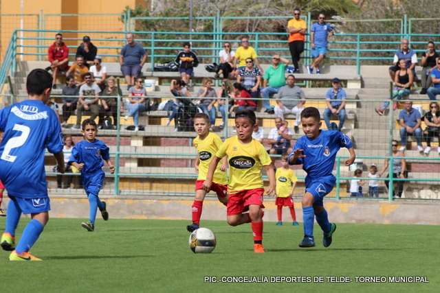 Los pequeños, comprometidos contra la violencia de género en la jornada inaugural (Foto TA)