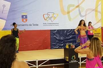 Éxito de la zumba solidaria en Telde (foto TA)