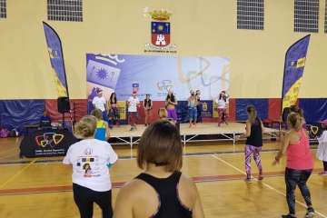 Éxito de la zumba solidaria en Telde (foto TA)