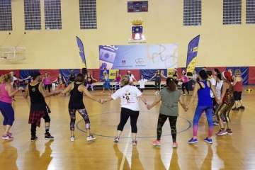 Éxito de la zumba solidaria en Telde (foto TA)