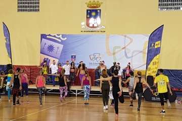 Éxito de la zumba solidaria en Telde (foto TA)