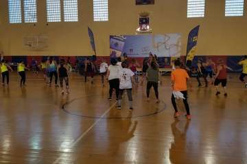 Éxito de la zumba solidaria en Telde (foto TA)