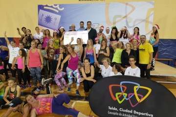 Éxito de la zumba solidaria en Telde (foto TA)