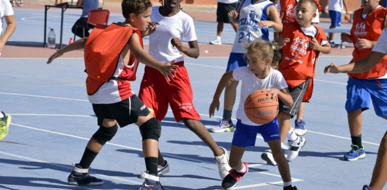 Jóvenes promesas del baloncesto (Foto TBT)