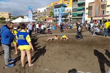 Encuentro Insular de Escuelas de Lucha Canaria en Melenara-Telde (Foto TA)