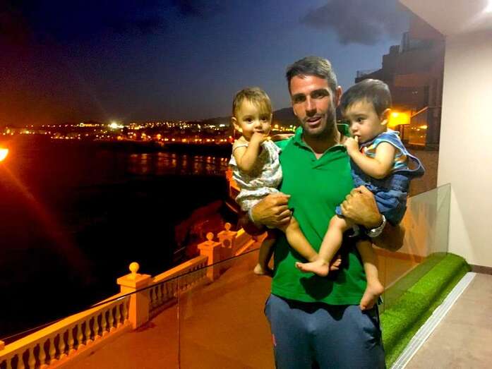 David Marrero, con dos de sus tres hijos (Foto TA)